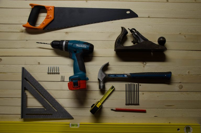 Les outils essentiels pour débuter dans le bricolage et le DIY